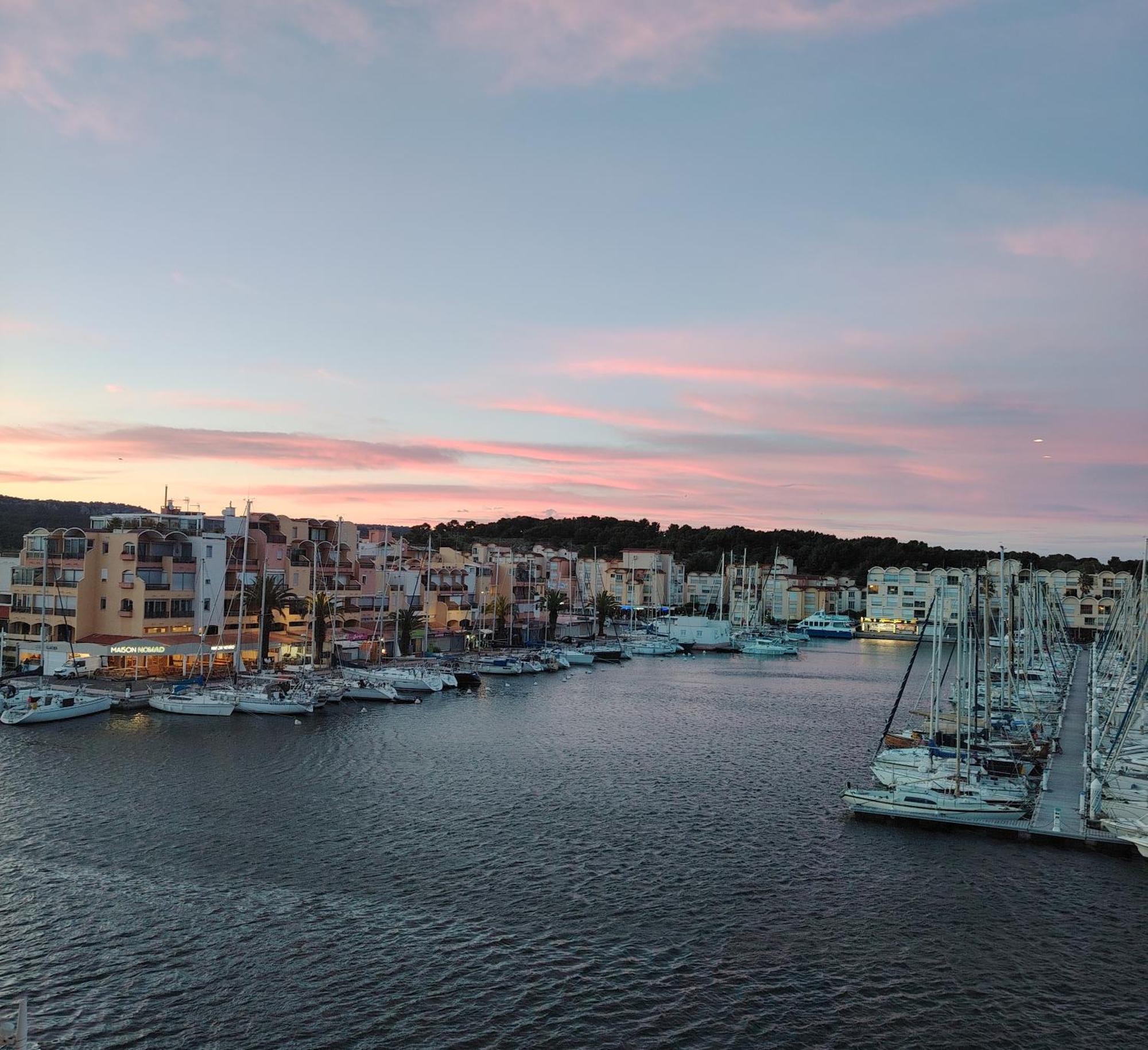 グリュイッサンPort Panoramiqueアパートメント エクステリア 写真